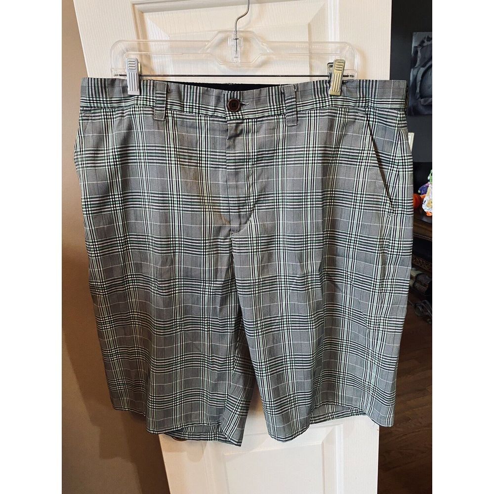 Travis Matthews Golf Shorts Green and Black Plaid‎ Size 38